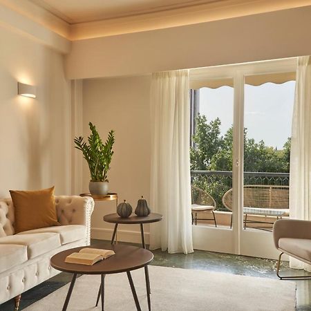 Chic N Bright 3Bd Apt With Hilton View Athena Bagian luar foto
