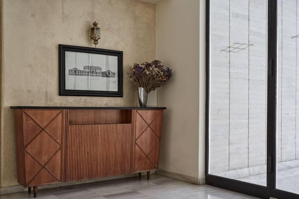 Chic N Bright 3Bd Apt With Hilton View Athena Bagian luar foto