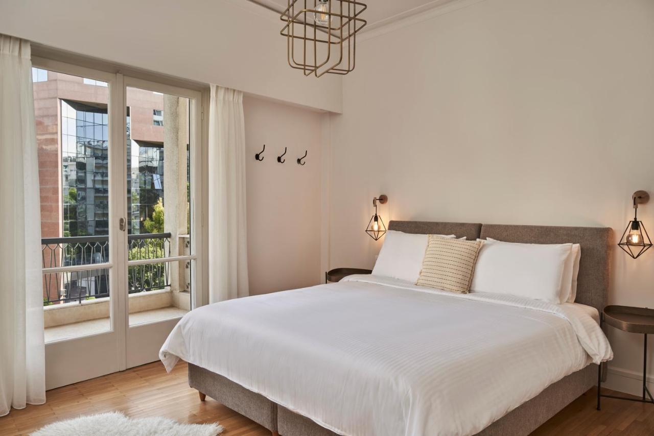 Chic N Bright 3Bd Apt With Hilton View Athena Bagian luar foto